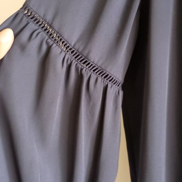 Violet + Claire Navy Blue Crochet Detail Tunic Blouse Women’s Size L Top - Picture 5 of 6